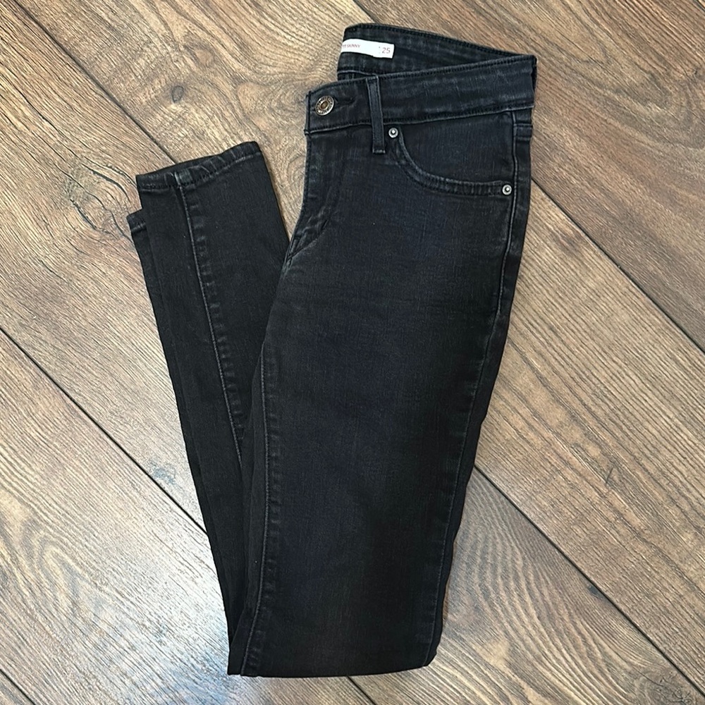 Black Levi's 711 SKINNY - Size 25